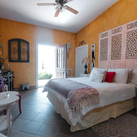 Vina Calabria Bed and Breakfast Guadalupe Eksteriør billede