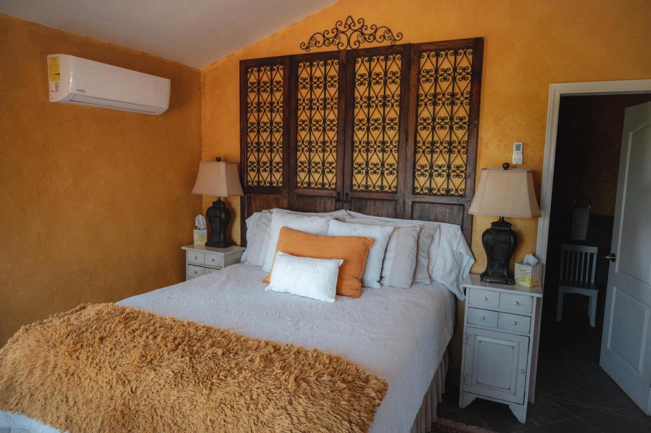 Vina Calabria Bed and Breakfast Guadalupe Eksteriør billede